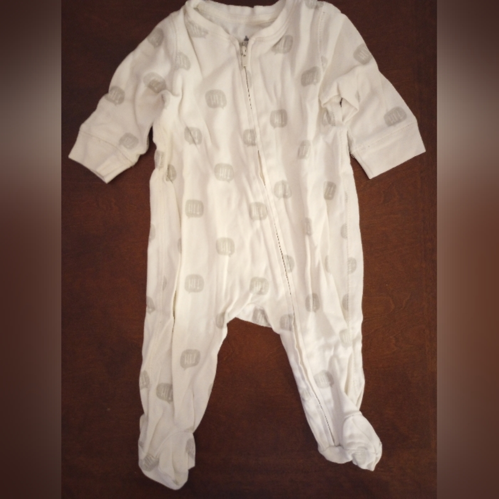 🍼🚼🎶 baby GAP Zip Up One Piece w/ HI!🗨️